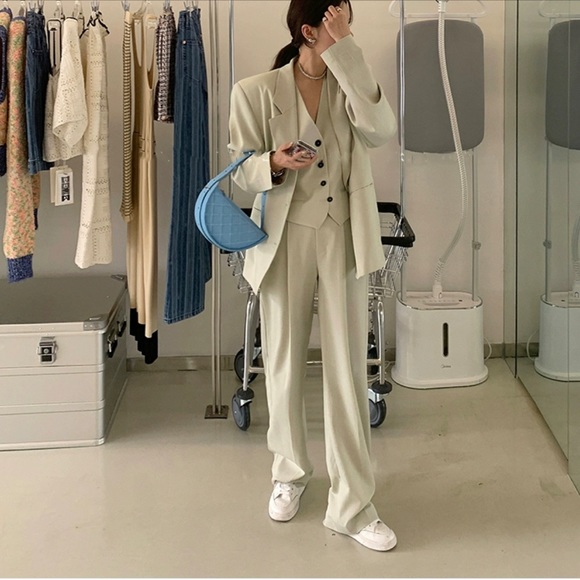 NWT blazer vest pants 3-piece set - Picture 2 of 10